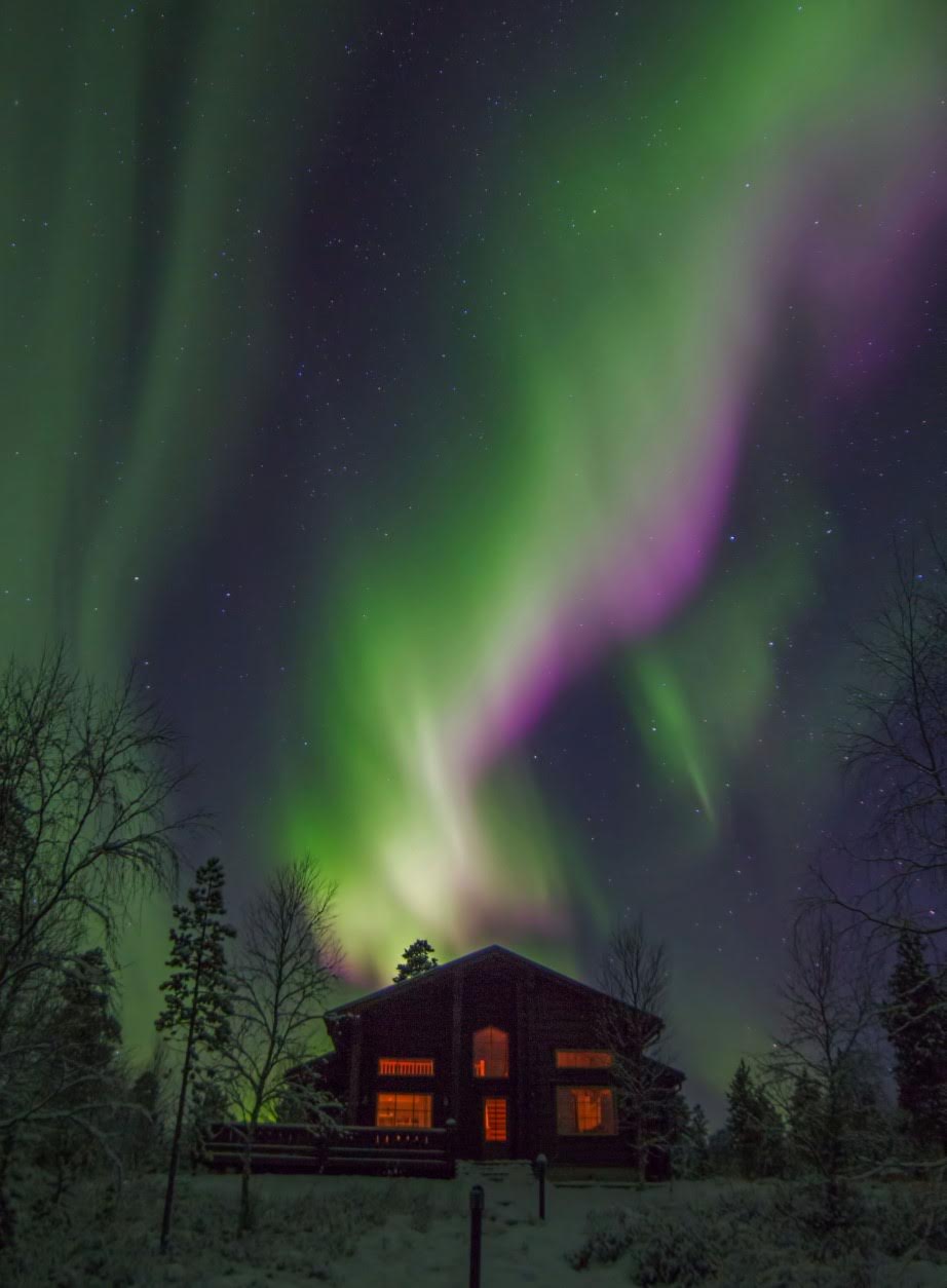 Northern lights photo and copyright by Georg Keller